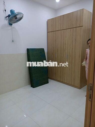 Cho Nữ Thuê Phòng Máy Lạnh Có Nội Thất Cơ Bản