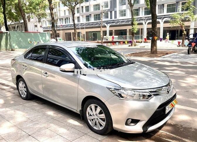 Bán Vios 1.5E 2018 màu bạc Zin xe gia đình: 265tr