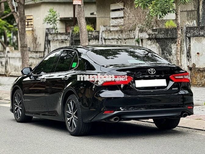 Toyota Camry 2024 2.5Q - Lướt 14,000 Km như mới.