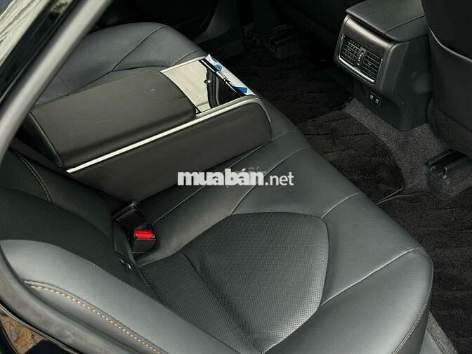 Toyota Camry 2024 2.5Q - Lướt 14,000 Km như mới.