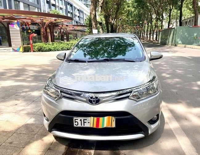 Bán Vios 1.5E 2018 màu bạc Zin xe gia đình: 265tr