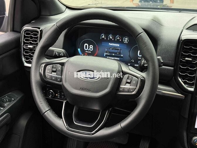 🚘 Ford Everest 2022 Titanium 4x4 1 chủ siêu đẹp 🚘