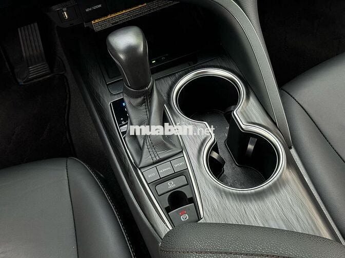 Toyota Camry 2024 2.5Q - Lướt 14,000 Km như mới.