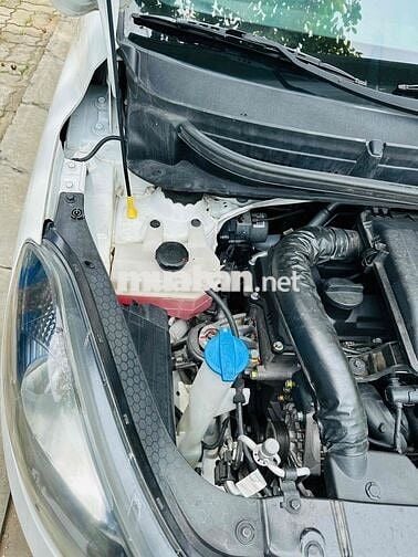 Hyundai Grand i10 Trắng 5 chỗ 2022