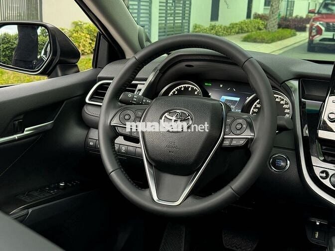 Toyota Camry 2024 2.5Q - Lướt 14,000 Km như mới.