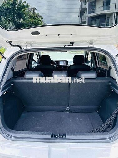Hyundai Grand i10 Trắng 5 chỗ 2022