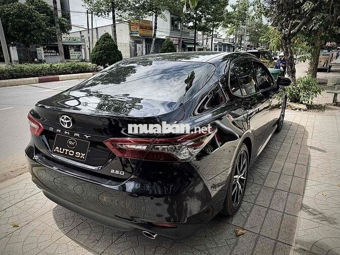 🚘 Toyota Camry 2.5Q 2023 Đen 14.000 km