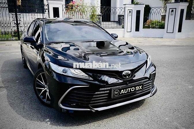 🚘 Toyota Camry 2.5Q 2023 Đen 14.000 km