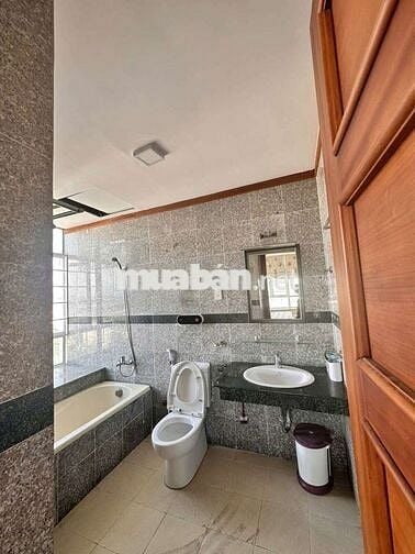 Cho thuê căn hộ Hoàng Anh Gia Lai Lakeview 3 phòng ngủ 110m2