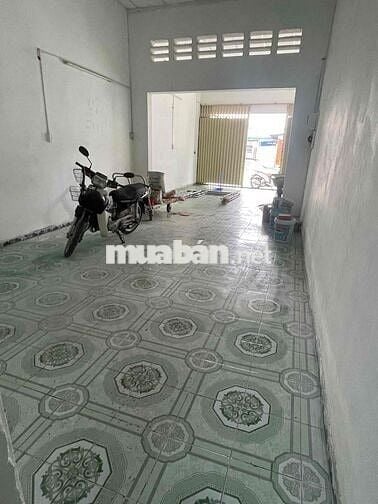 Cho thuê nhà 4 x25-1 phong -1 gac gần chợ đầu mối  xtt32