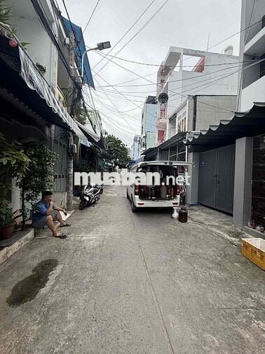 NGAY CHỢ TÂN HƯƠNG - HXH 5M 1 TRỤC - 35M2 (5x7), 2 TẦNG ĐÚC ĐẸP Ở NGA