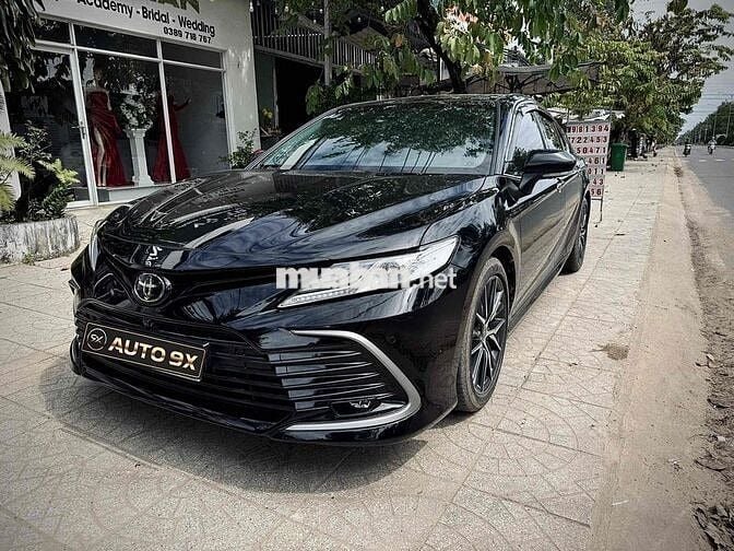 🚘 Toyota Camry 2.5Q 2023 Đen 14.000 km