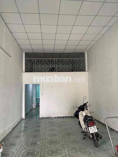 Cho thuê nhà 4 x25-1 phong -1 gac gần chợ đầu mối  xtt32