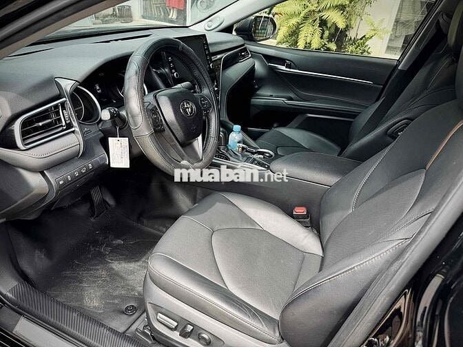 🚘 Toyota Camry 2.5Q 2023 Đen 14.000 km