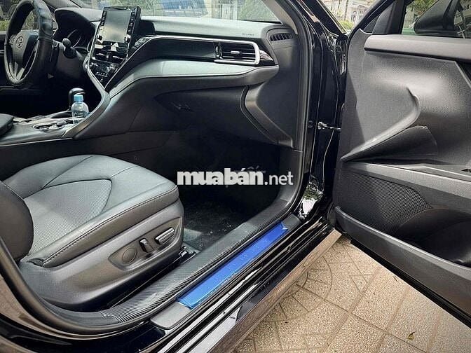 🚘 Toyota Camry 2.5Q 2023 Đen 14.000 km