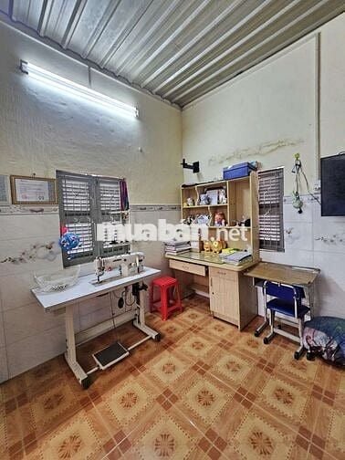 CẦN CHO THUÊ GẤP CĂN NHÀ CẤP 4 GẦN NGAY TRƯỜNG MẦM NON CÚC HỌA MI.