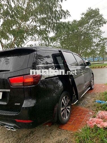 Kia Sedona 2016 2.2L DAT - 80000 km