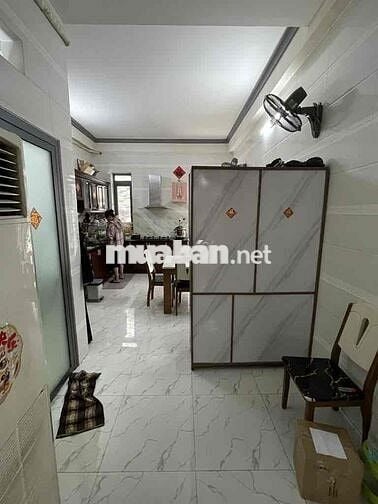 Nhà 2 tầng xây mới 4x12, MTKD đối diện công viên Hồ Trái Tim, 4T4