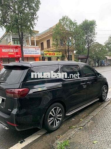 Kia Sedona 2016 2.2L DAT - 80000 km