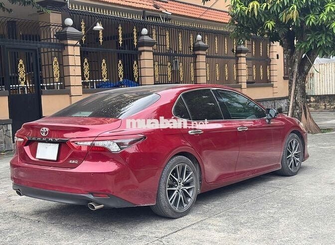 Toyota Camry 2.5Q Đỏ hỗ trợ ngân hàng