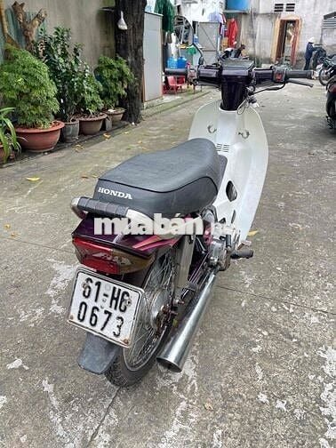 Honda Dream Tím trắng