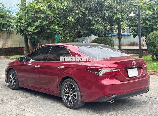 Toyota Camry 2.5Q Đỏ hỗ trợ ngân hàng