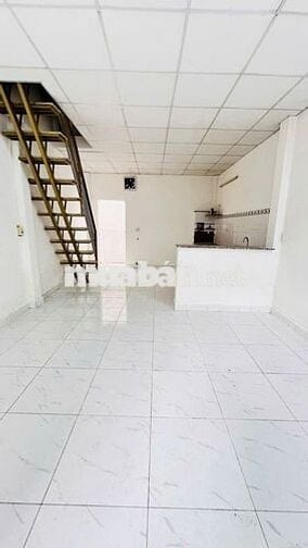 Nhà trung chánh chỉ nhỉnh 2 tỷ SHR, kẹt tiền bán gấp dt 40m2 full thổ.