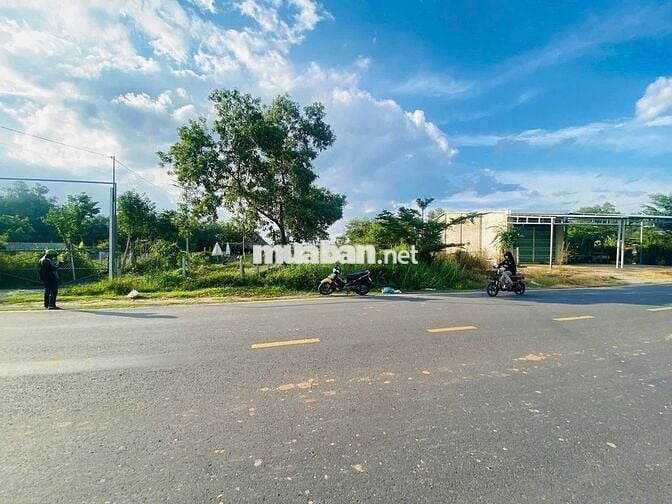 Bán đất mặt tiền DH507 ngay ủy ban Phú Giáo -Bình Dương . 250m2/600tr