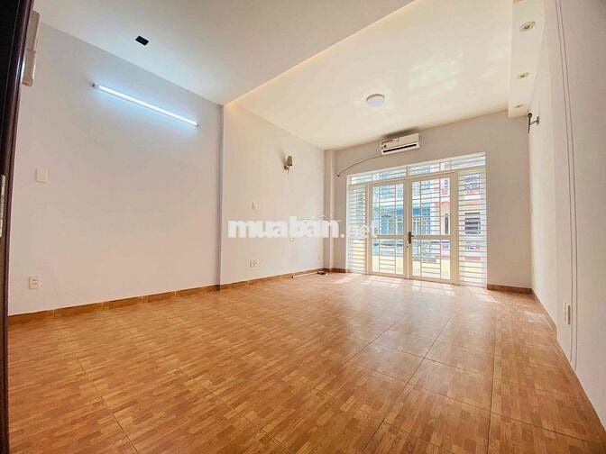 Nhà Mặt Tiền gần Parc Mall Q8, Ngan 4m dài 17,5m, Dòng tiền 18tr/thang