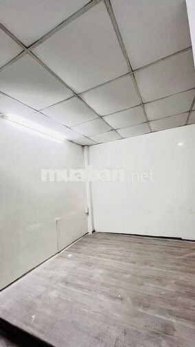 Nhà trung chánh chỉ nhỉnh 2 tỷ SHR, kẹt tiền bán gấp dt 40m2 full thổ.