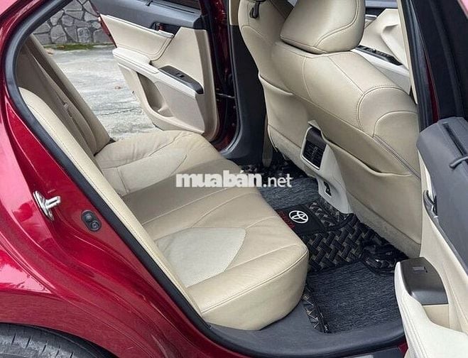 Toyota Camry 2.5Q Đỏ hỗ trợ ngân hàng