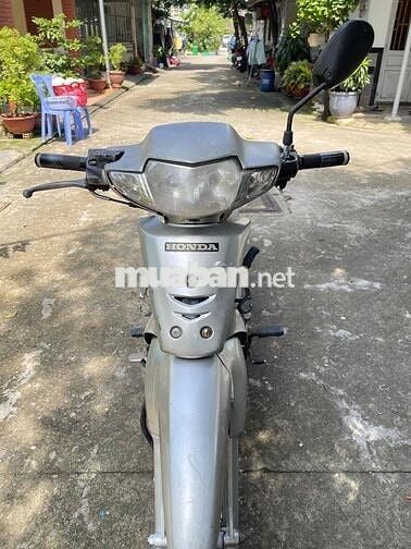 Honda Wave màu Bạc