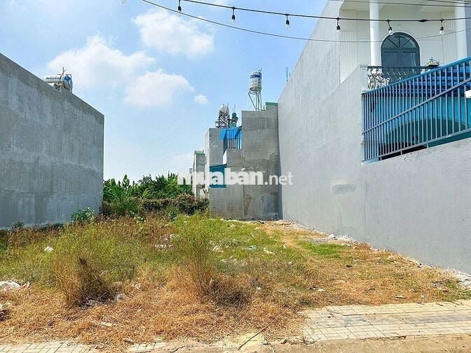 CHỦ NGỘP BÁN GẤP 2 LÔ ĐẤT LIỀN KỀ ~200M2 GẦN TRẠM THU PHÍ BỬU LONG