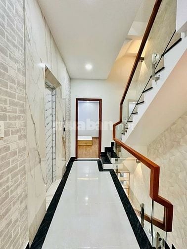 NHÀ 5 TẦNG THANG MÁY - KHU PHÂN LÔ NGUYỄN VĂN DUNG, GÒ VẤP - CHỈ 8T