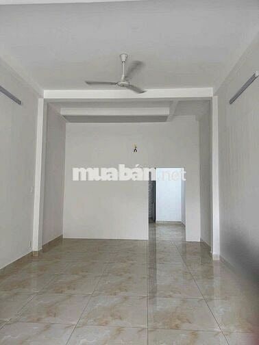 Nhà cho thuê nguyên căn mặt tiền đường Lạc long quân 4,5x16m 3L