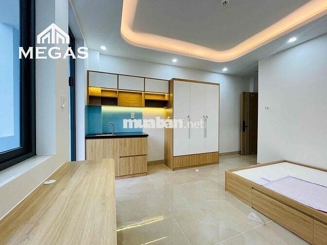 Khai trương căn hộ ban công siêu đẹp ngay cổng trường Văn Lang