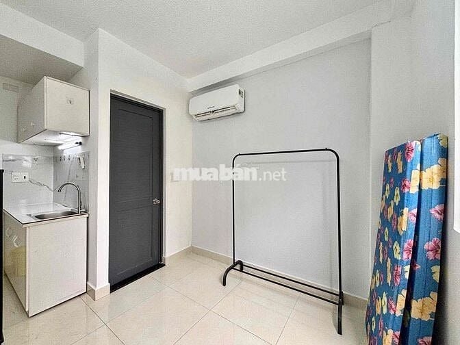 Siêu phẩm căn hộ cửa sổ trời full nội thất ngay ngã 4 Hàng Xanh