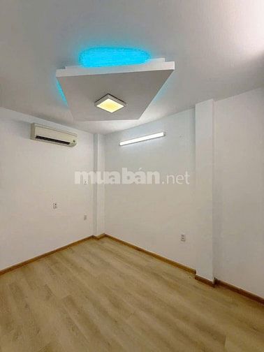 Mặt tiền Nguyễn Tri Phương Q.10 – 67m² Hiếm Có – Đang Cần Bán Nhanh!