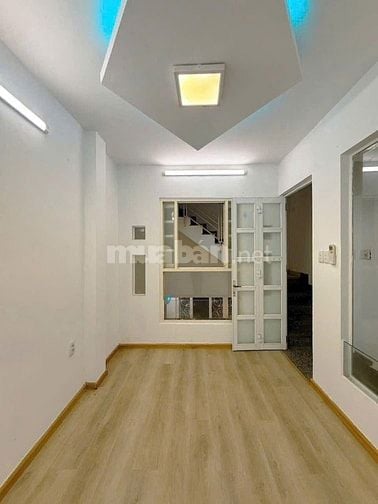 Mặt tiền Nguyễn Tri Phương Q.10 – 67m² Hiếm Có – Đang Cần Bán Nhanh!