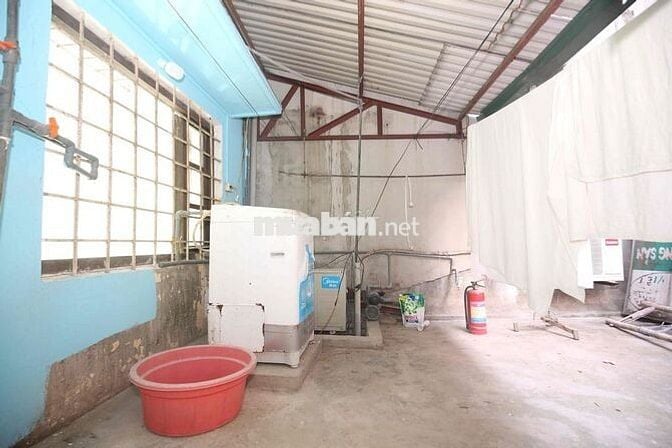 Vệ sinh khép kín full đồ, ngõ oto khu trung tâm cách ĐH Luật 200m