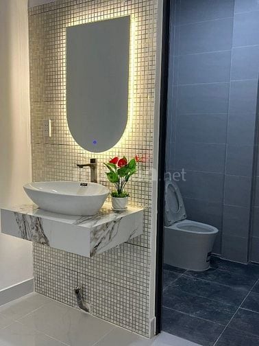 Cần tiền bán gấp nhà Sư Vạn Hạnh. Phường 12. Quận 10. Giá 4 tỷ 990