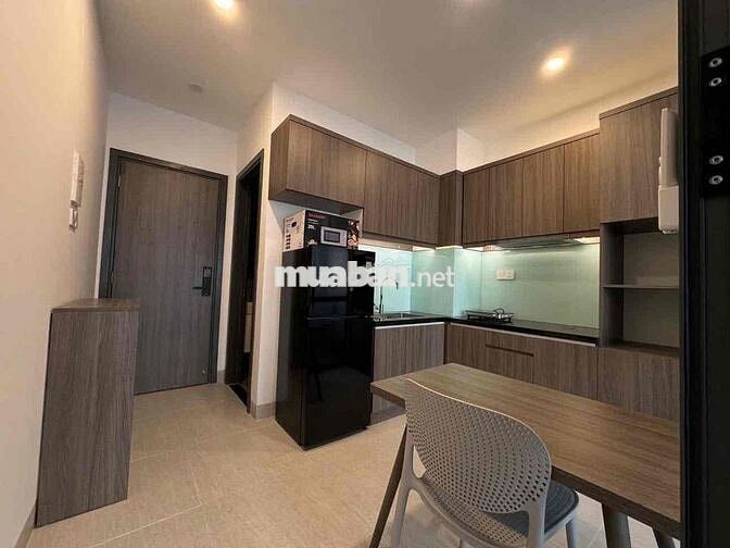 phòng ban công full nội thất siêu thoáng