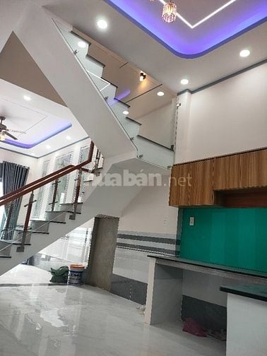 Cần bán căn nhà lầu - SH riêng, đã hoàn công - giá rẻ nhất khu 