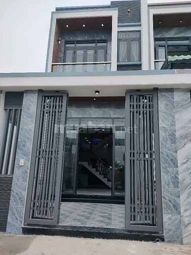 Cần bán căn nhà lầu - SH riêng, đã hoàn công - giá rẻ nhất khu 