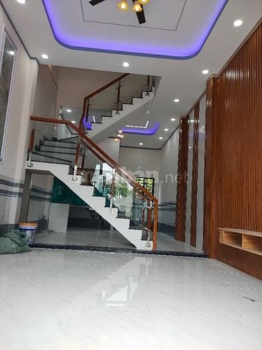 Cần bán căn nhà lầu - SH riêng, đã hoàn công - giá rẻ nhất khu 