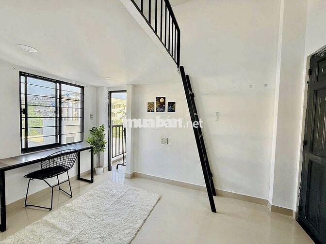 PHÒNG TRỌ GẦN CHỢ BÀ CHIỂU BAN CÔNG THOÁNG - NƠ TRANG LONG BÌNH THẠNH