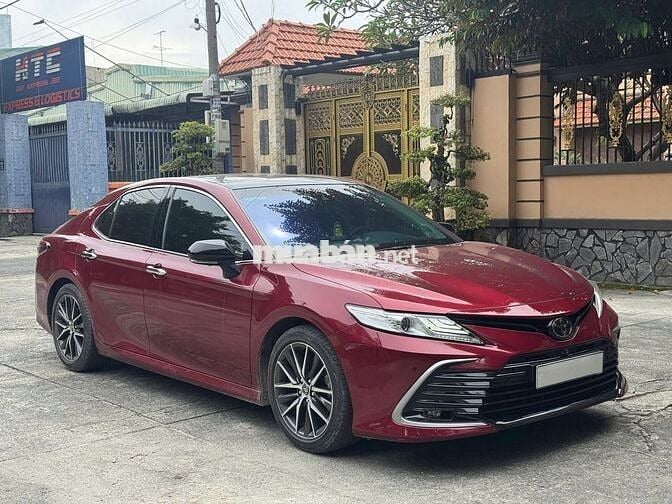 Toyota Camry 2.5Q Đỏ cực mới