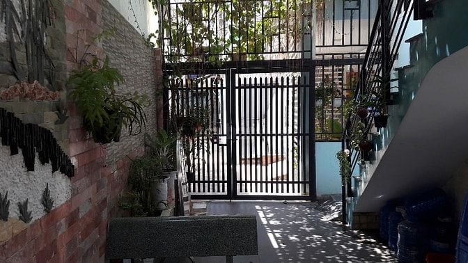 Cho thuê nhà đối diện cổng công viên phần mềm Quang Trung , Q12