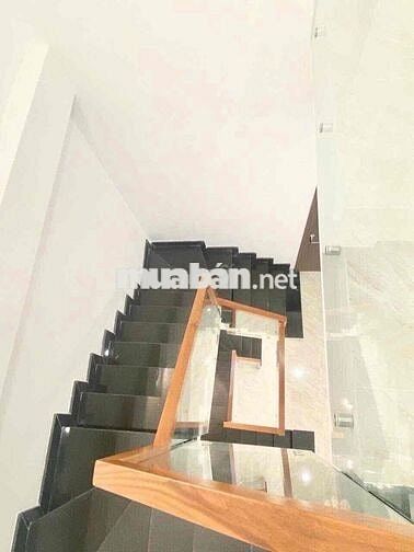 CHO THUÊ NHÀ MT NGUYỄN THỊ THẬP TRỆT 2 LẦU 4PN 40 TRIỆU