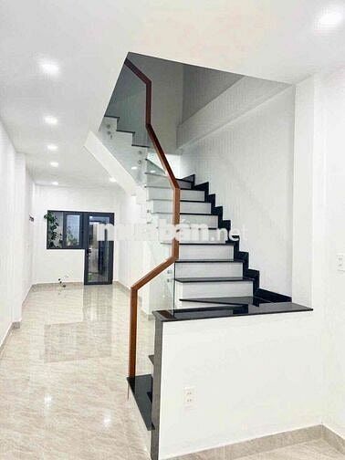 CHO THUÊ NHÀ MT NGUYỄN THỊ THẬP TRỆT 2 LẦU 4PN 40 TRIỆU